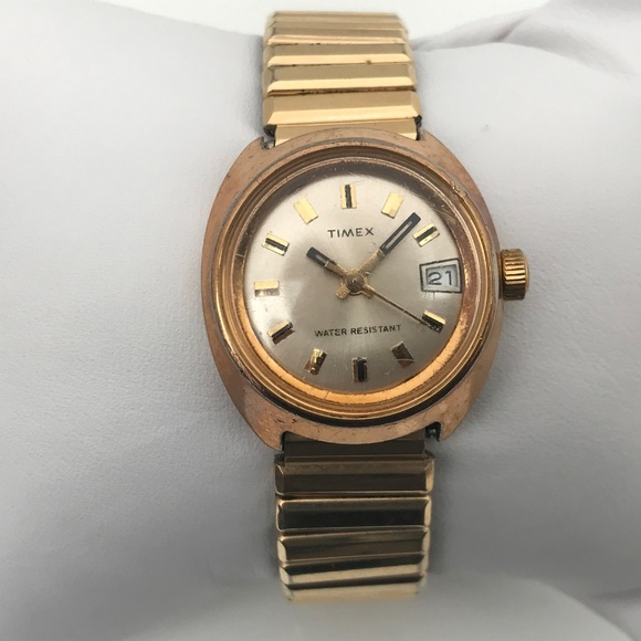 Vintage Timex Ladies Watch Gold Tone Hand Winding - Picture 2 of 8